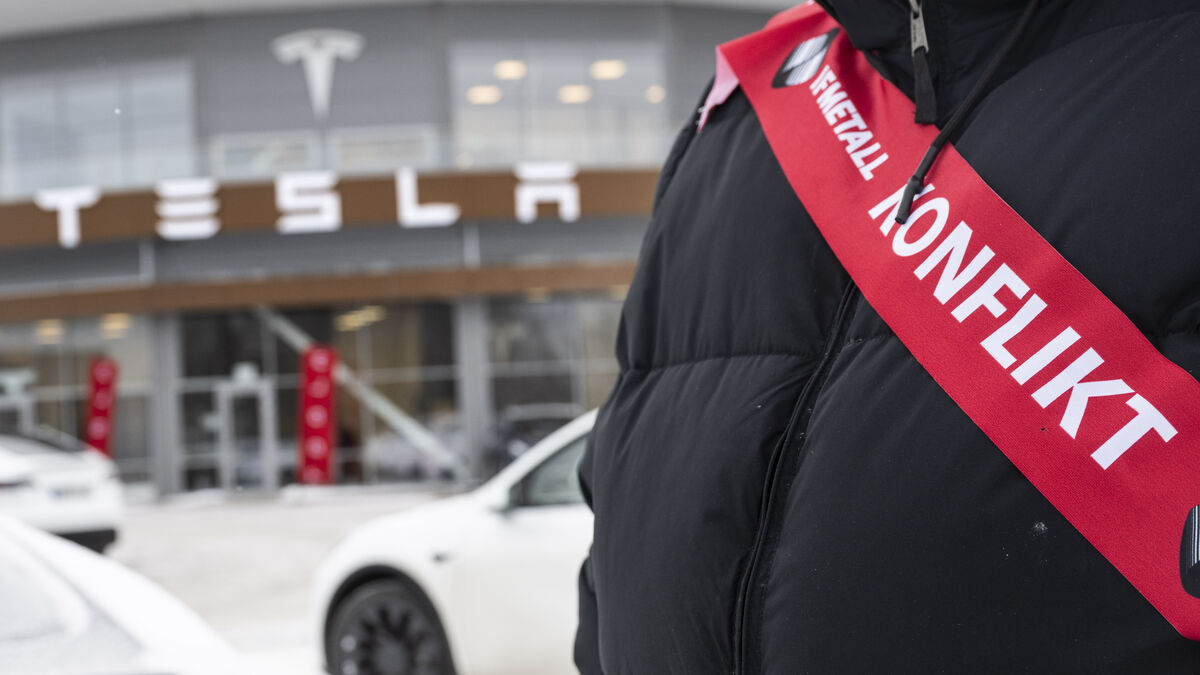 Seko Issues New Dispute Notice Against Tesla in Sweden