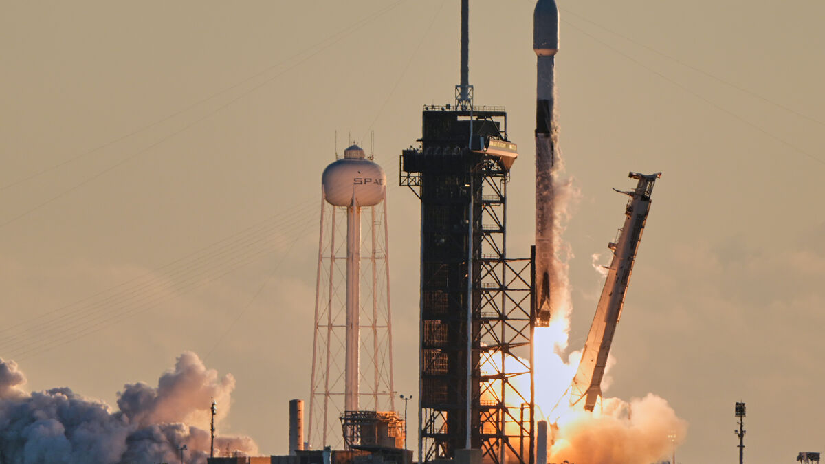 Musk takes rocket company SpaceX public