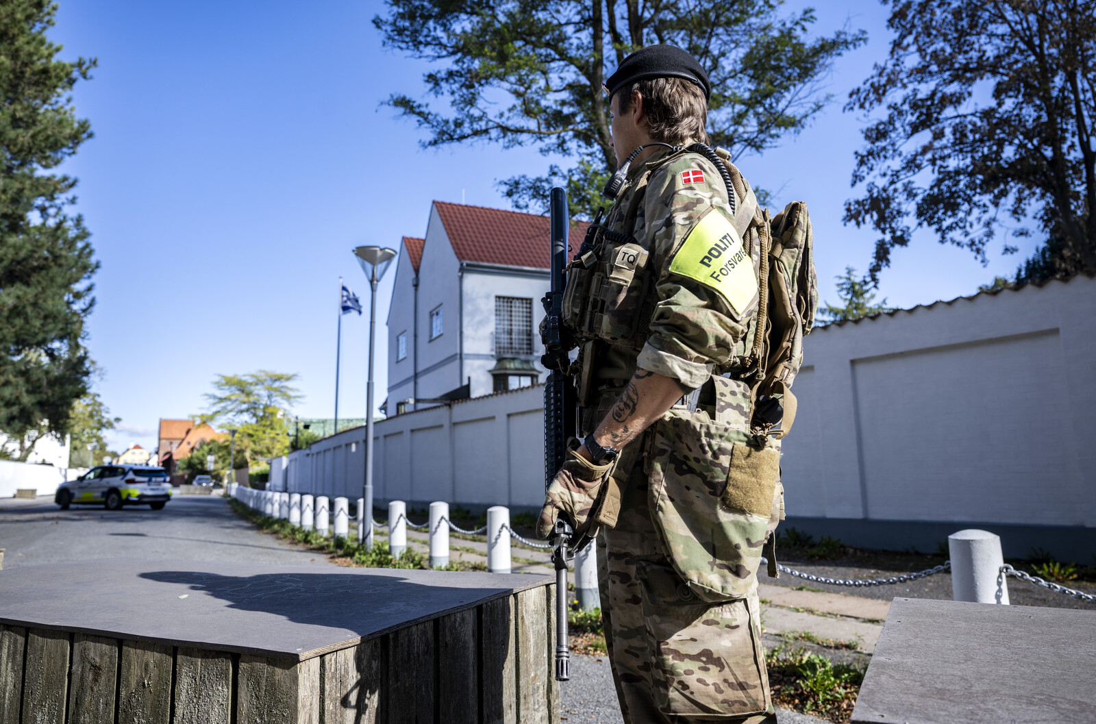 Swede suspected of double embassy