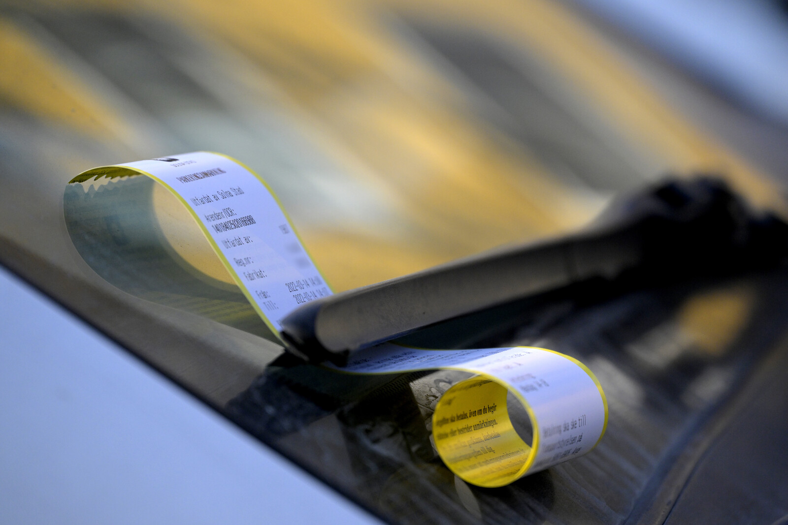 Taxi Driver Hits Parking Attendant After Receiving Fine in Skellefteå