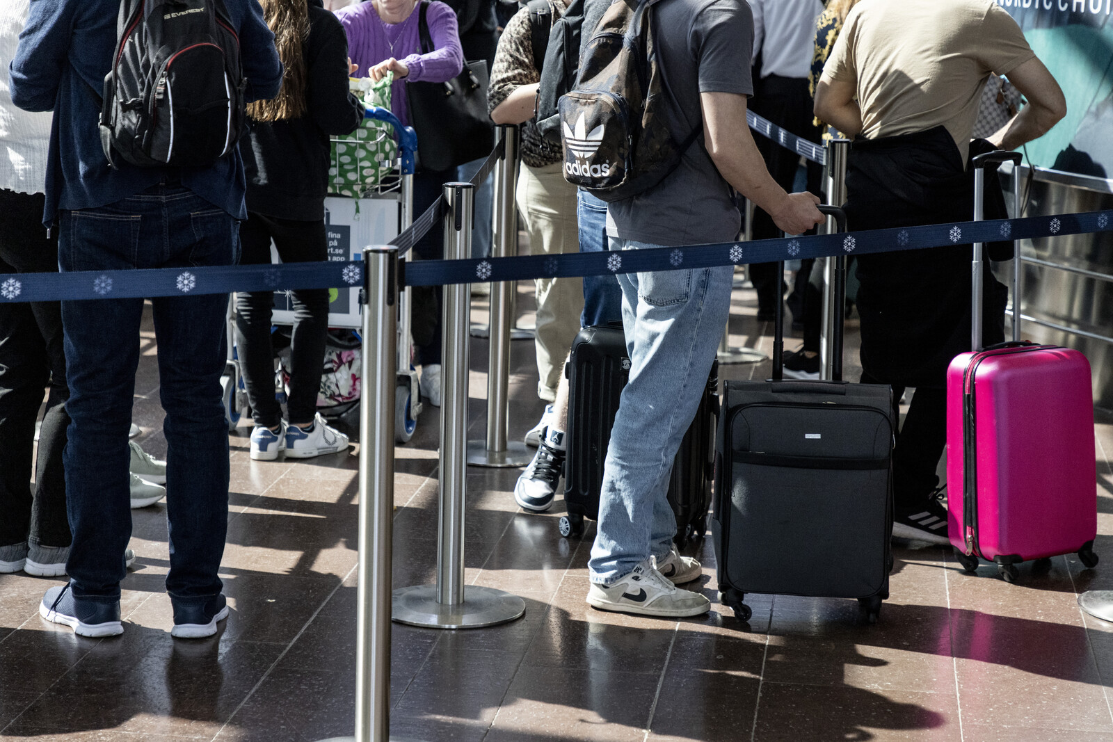 Man at Arlanda Airport Found with 7,000 Dollars in Cash
