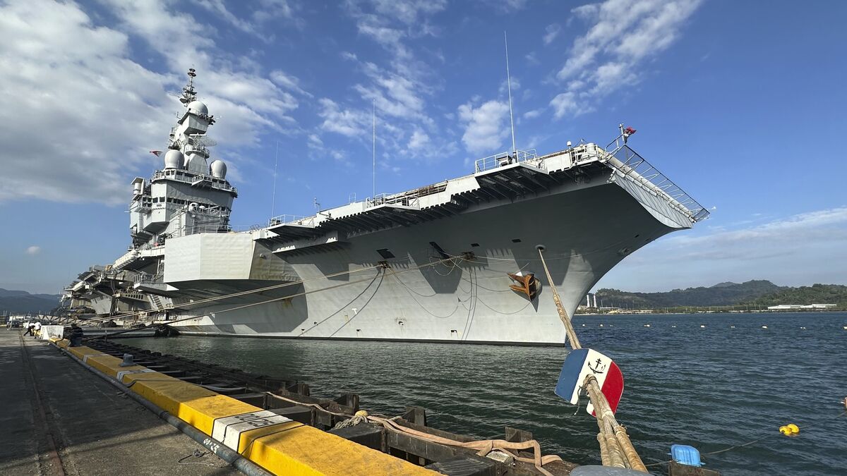 French nuclear-powered aircraft carrier Charles de Gaulle to visit Sweden next week