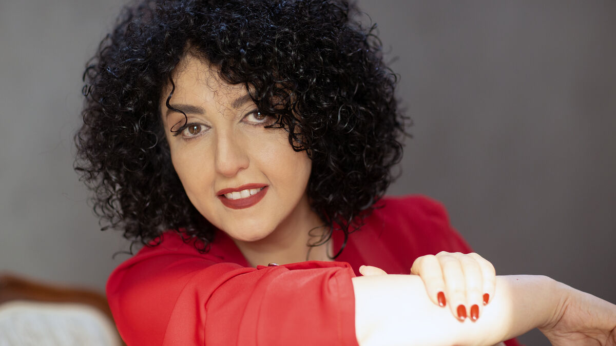 Iranian Peace Prize laureate Narges Mohammadi floats between life and death