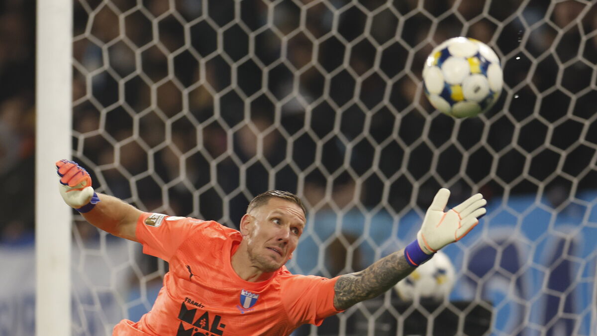 Olsen injured as Malmö FF advance to Swedish Cup quarterfinals