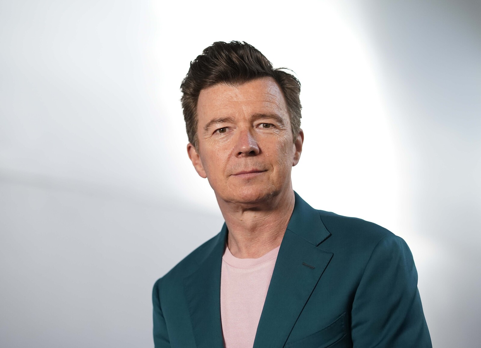 Rick Astley Brings 80s Magic to Allsång på Skansen