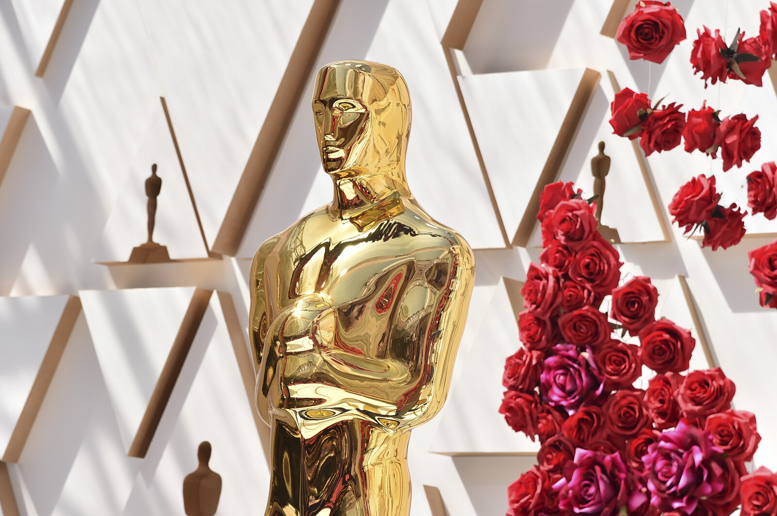 Oscar nominations move online