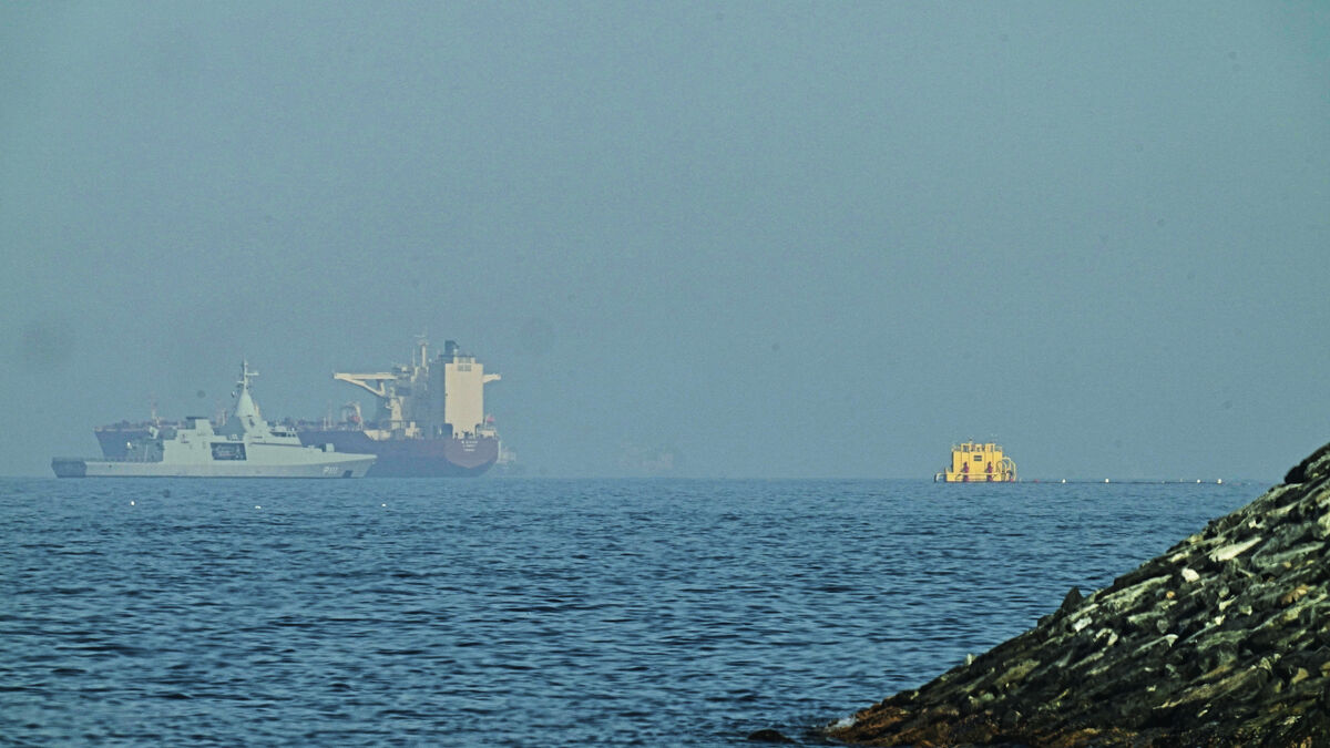 Indian sailors rescued from burning