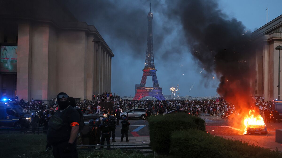 Paris braces for chaos as