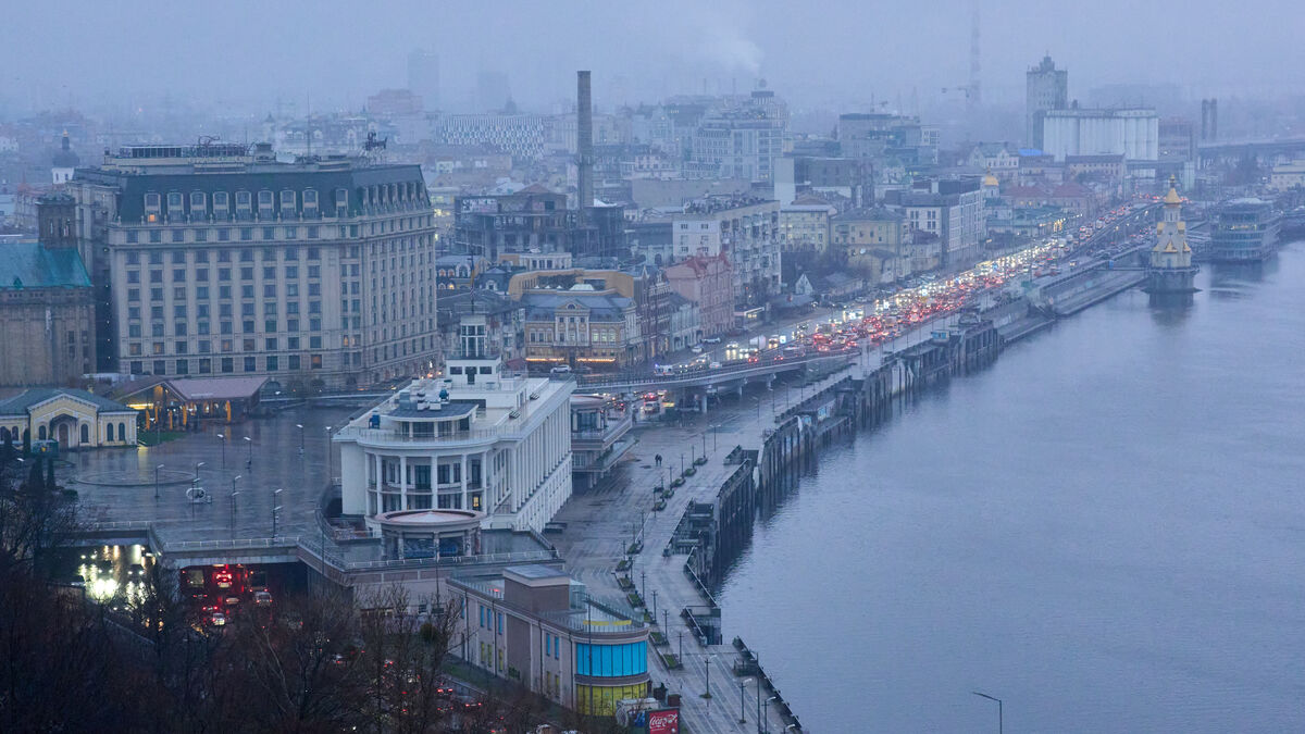 Half of Kyiv blacked out – warning of severe winter