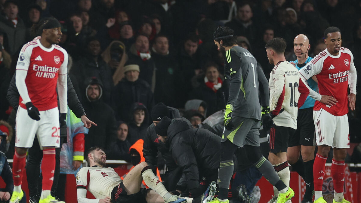 Serious knee injury - Conor Bradley out for the rest of the season