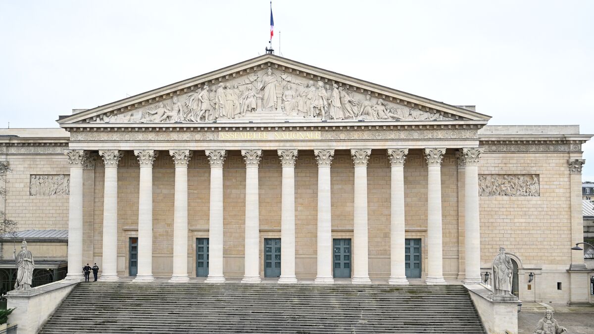 French parliament approves assisted suicide