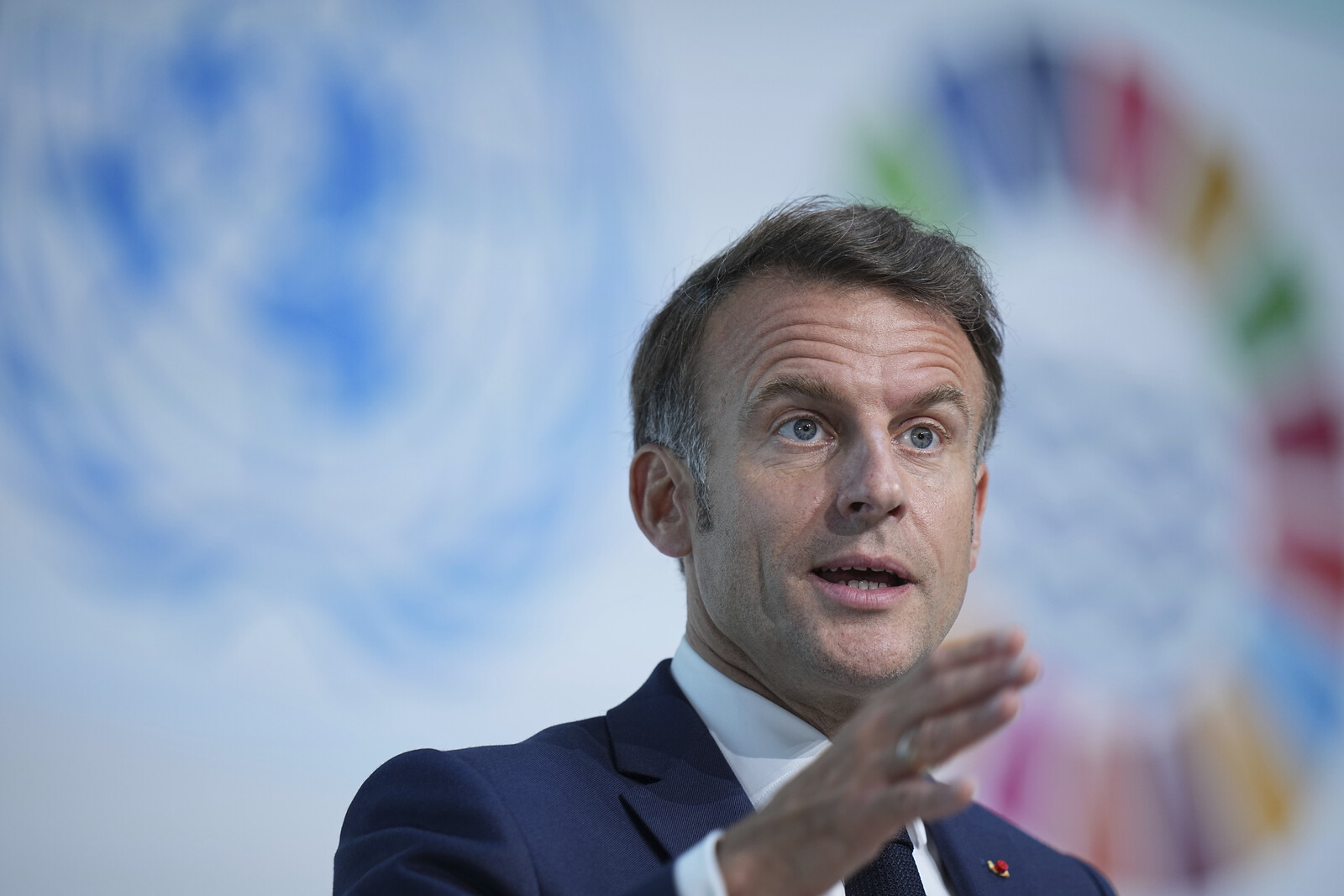 Macron Proposes Social Media Age