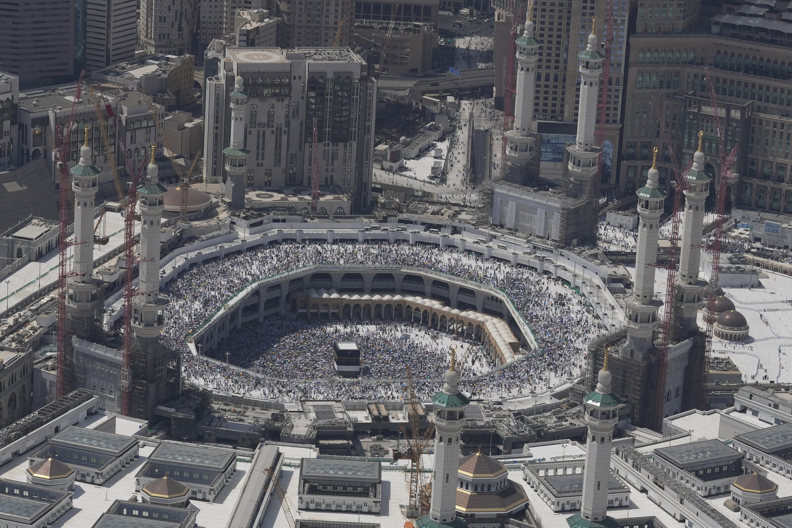 Saudi Arabia Announces Hajj to