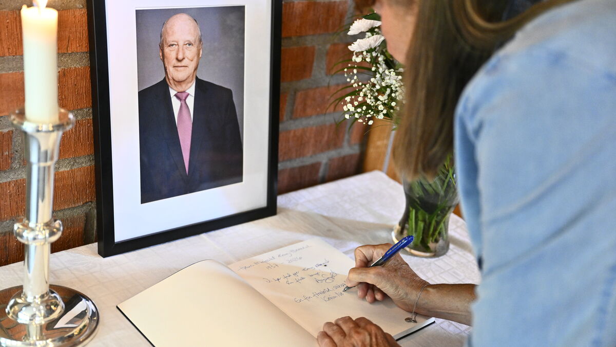 Mourners in Sweden pay tribute to King Harald: He was very close to everyone