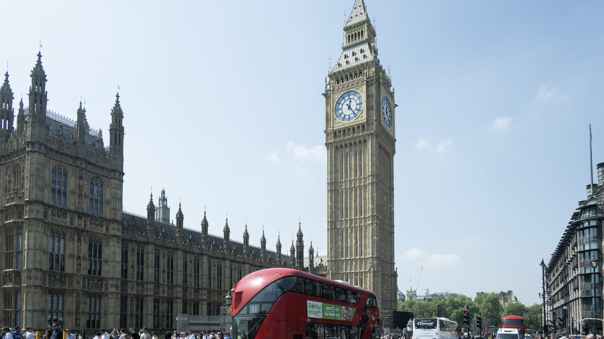 UK economy grows 0.1% in