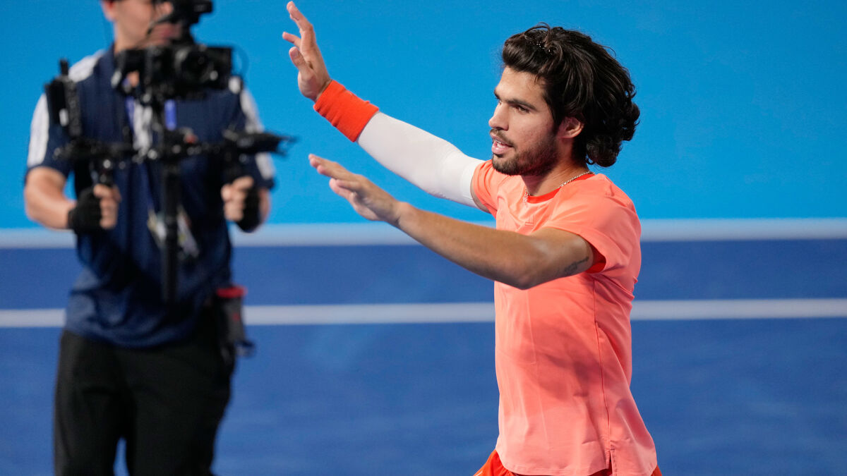 Alcaraz’s Shanghai Exit Sends Zverev