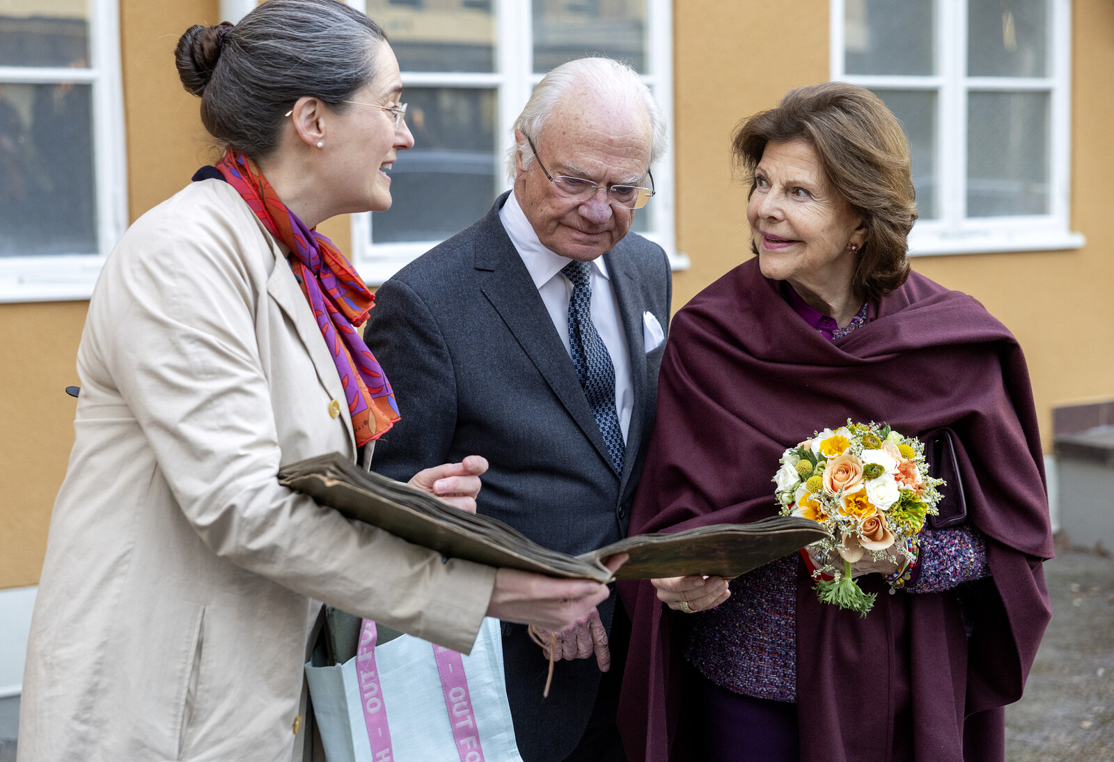 Royal Couple's 2024 Appanage Exceeds 8.7 Million Kronor