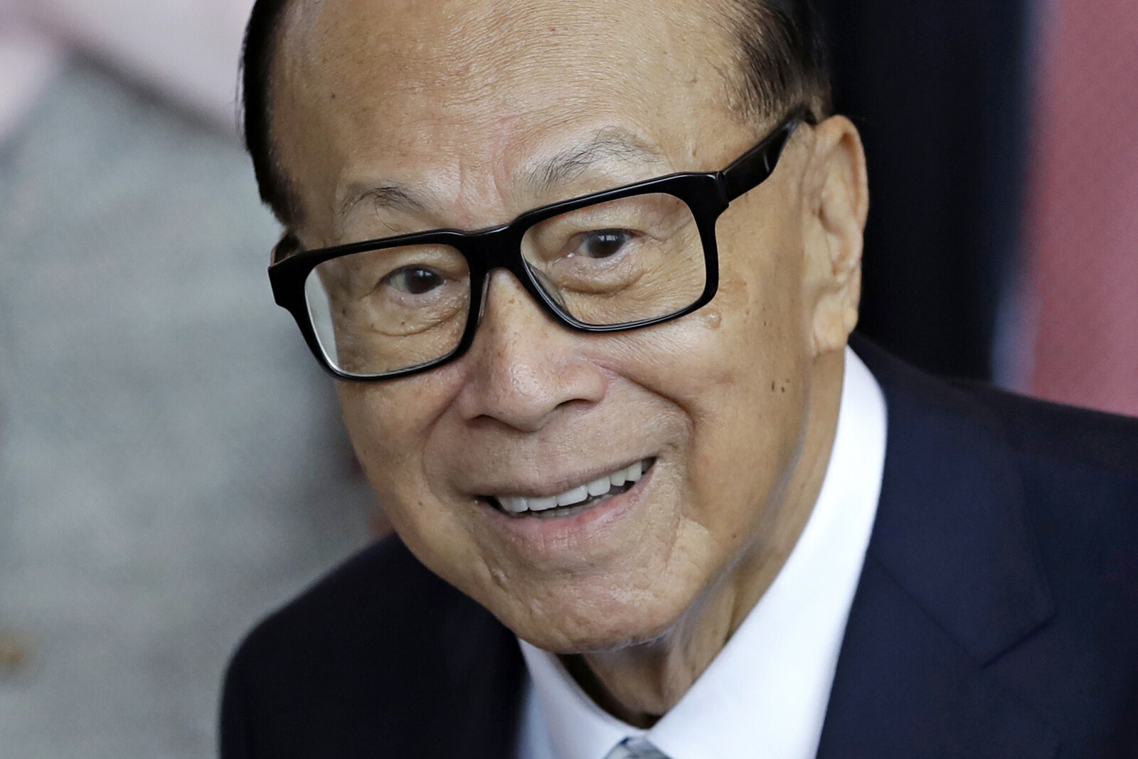 Li Ka-Shing Halts Sale of Panama Canal Ports Amid Beijing Pressure
