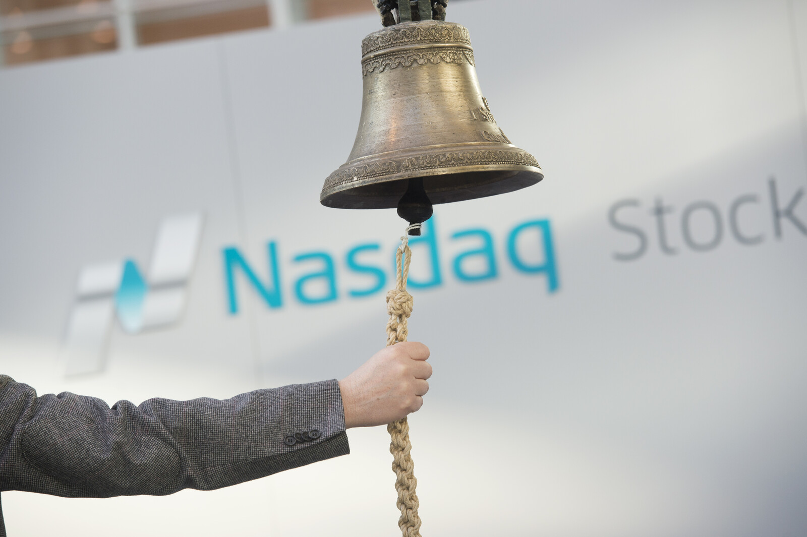 Stock Market Dips While Satellite Company Ovzon Surges 42 Percent