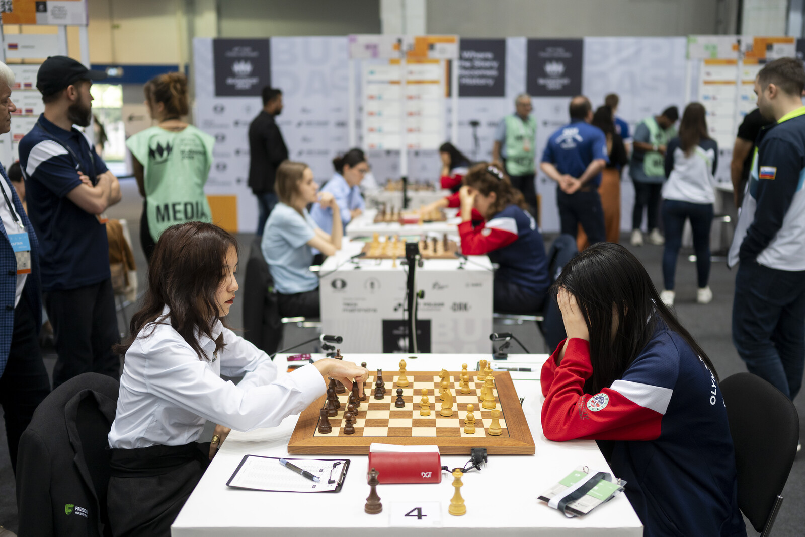 Divided Chess World Rejects Russian