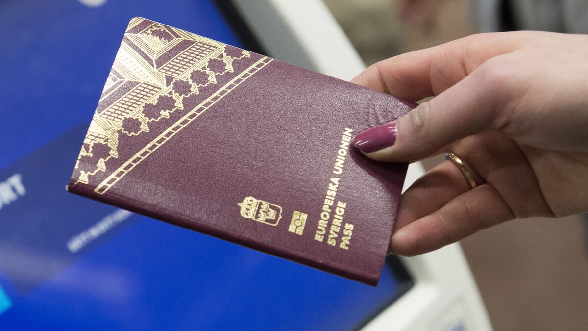 Social Democrats back revoking citizenship for people convicted of crimes that seriously harm Sweden's vital interests