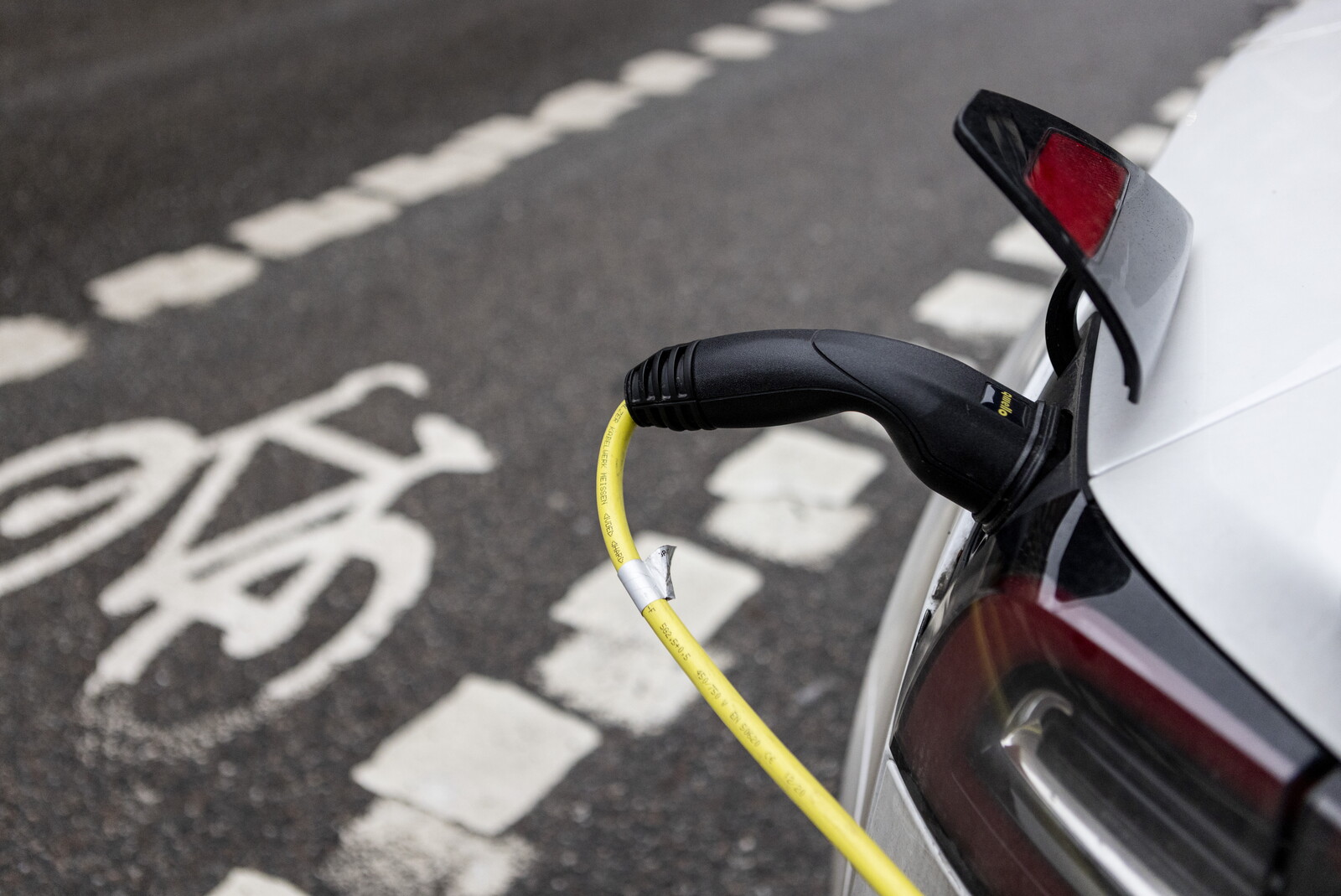 New rules for plug-in hybrids - "Growth will be dampened"