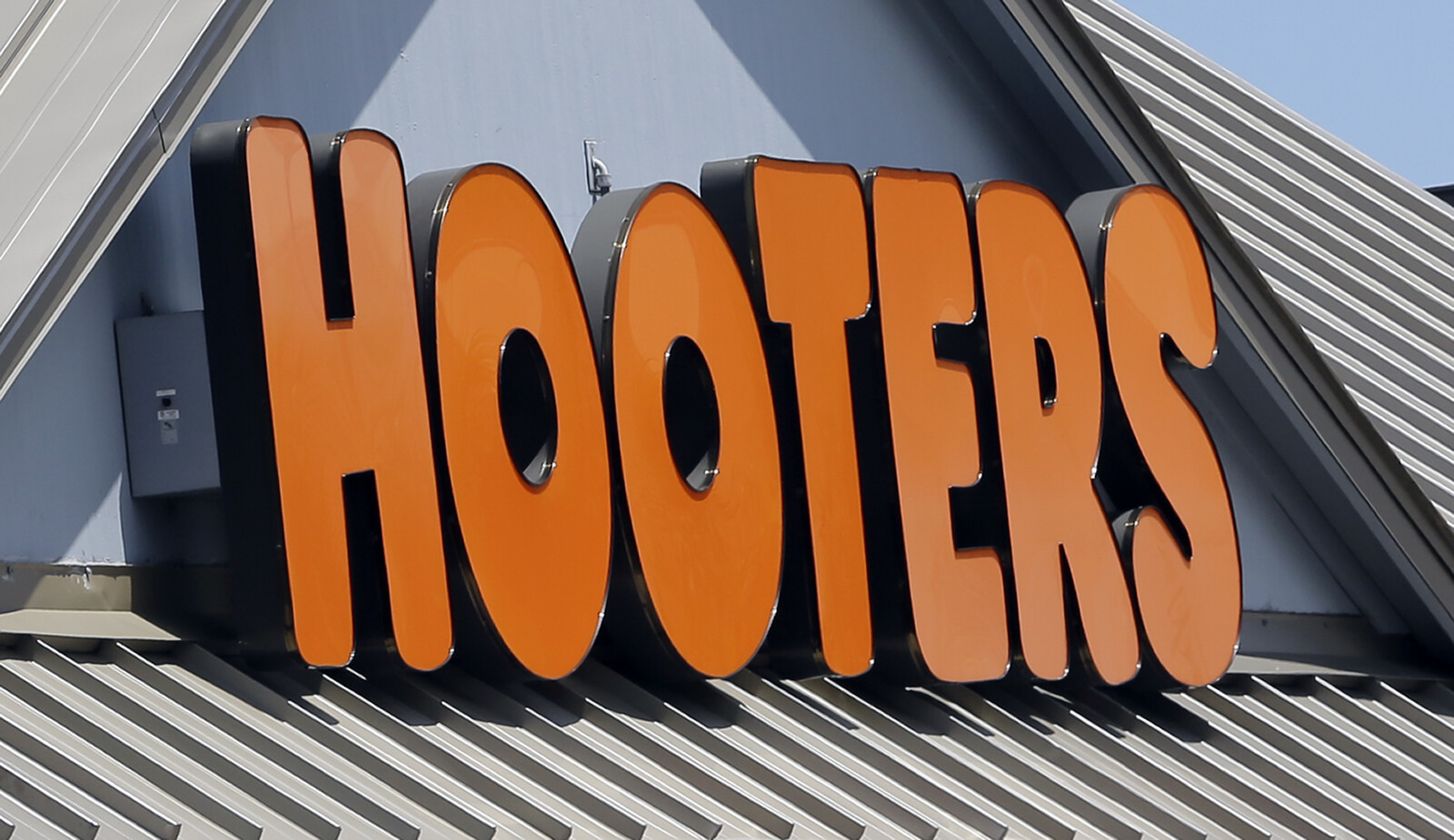 Hooters Files for Bankruptcy, Plans to Sell Company-Owned Locations