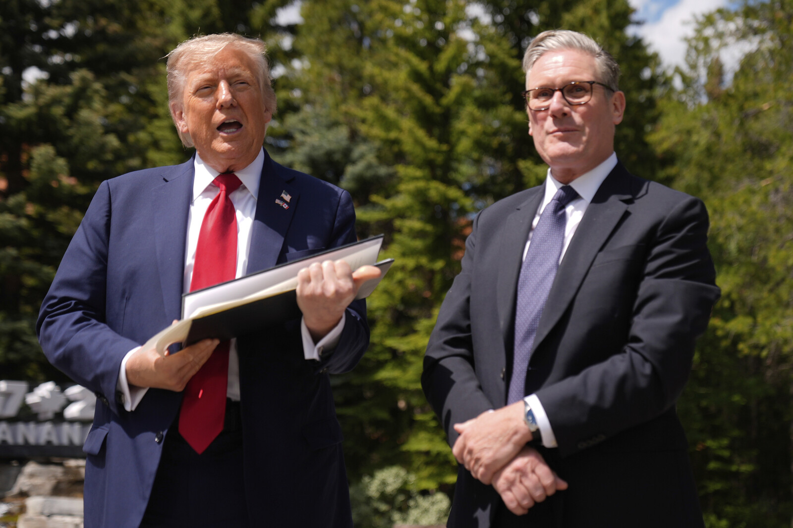 Trump and Starmer Sign Trade