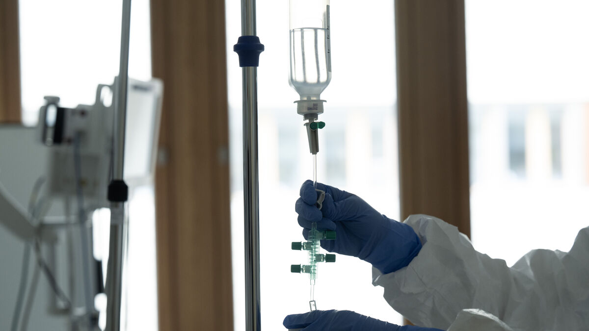 Elderly robbed at hospital –