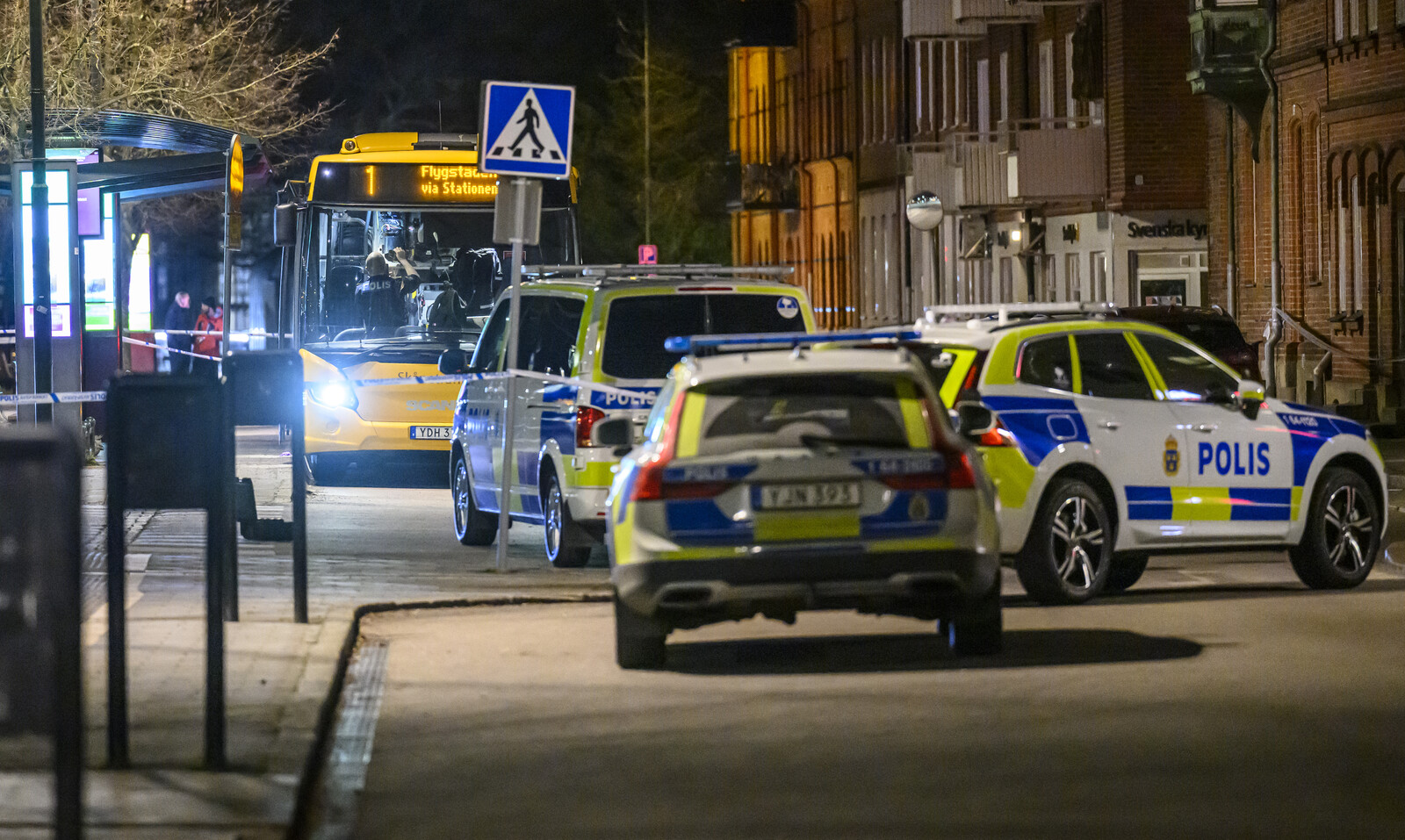 Teenage Girl Stabbed on Bus