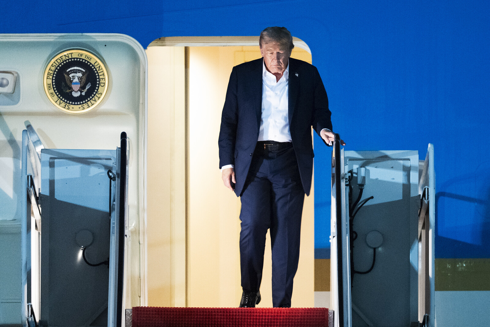 Trump Backs Proposal for Ukrainian Land Concessions to Russia
