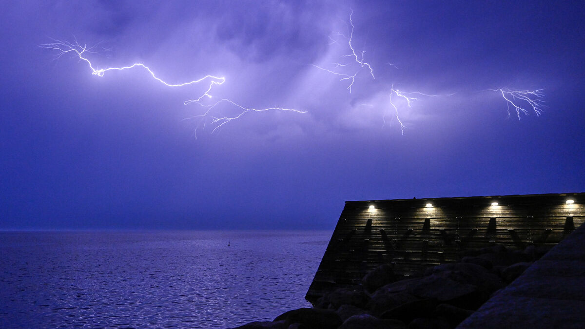 Severe thunderstorm over Malmö brings