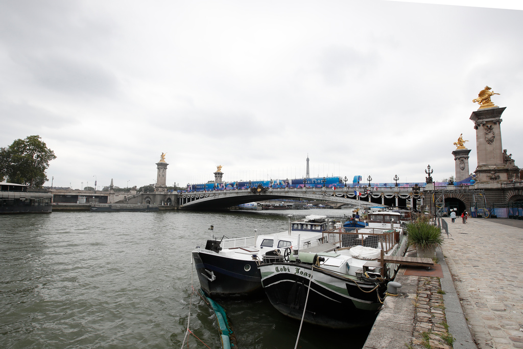 Triathlon postponed – sewage water in the Seine