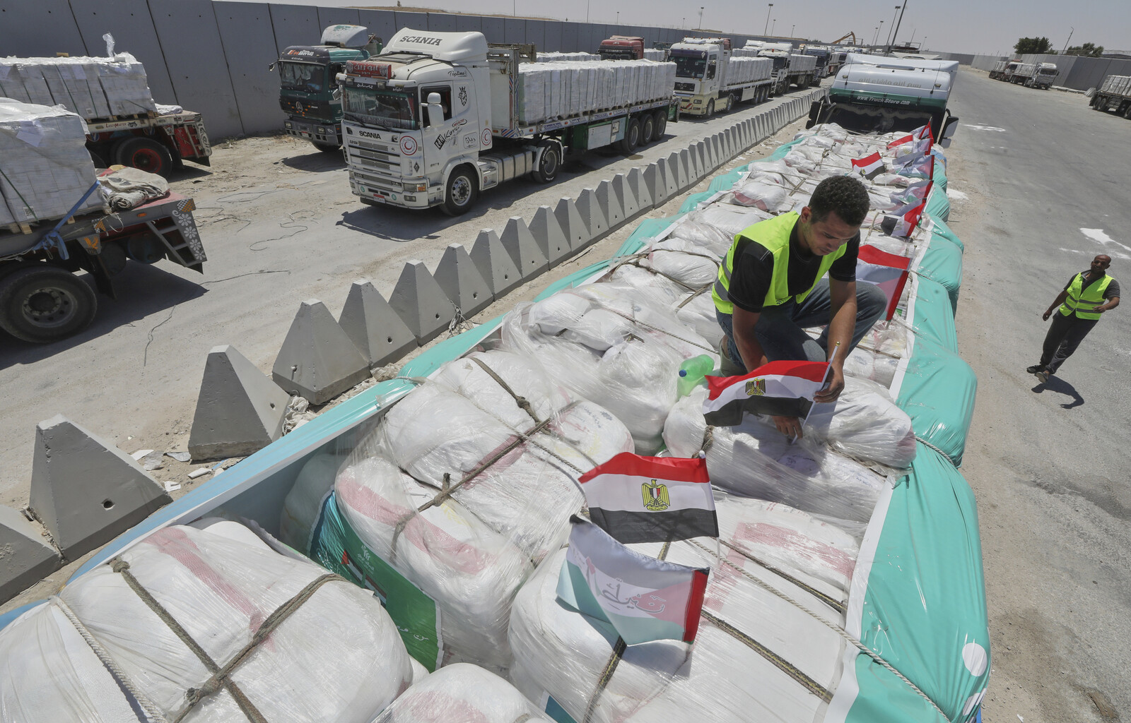 UN Reports 383 Aid Workers
