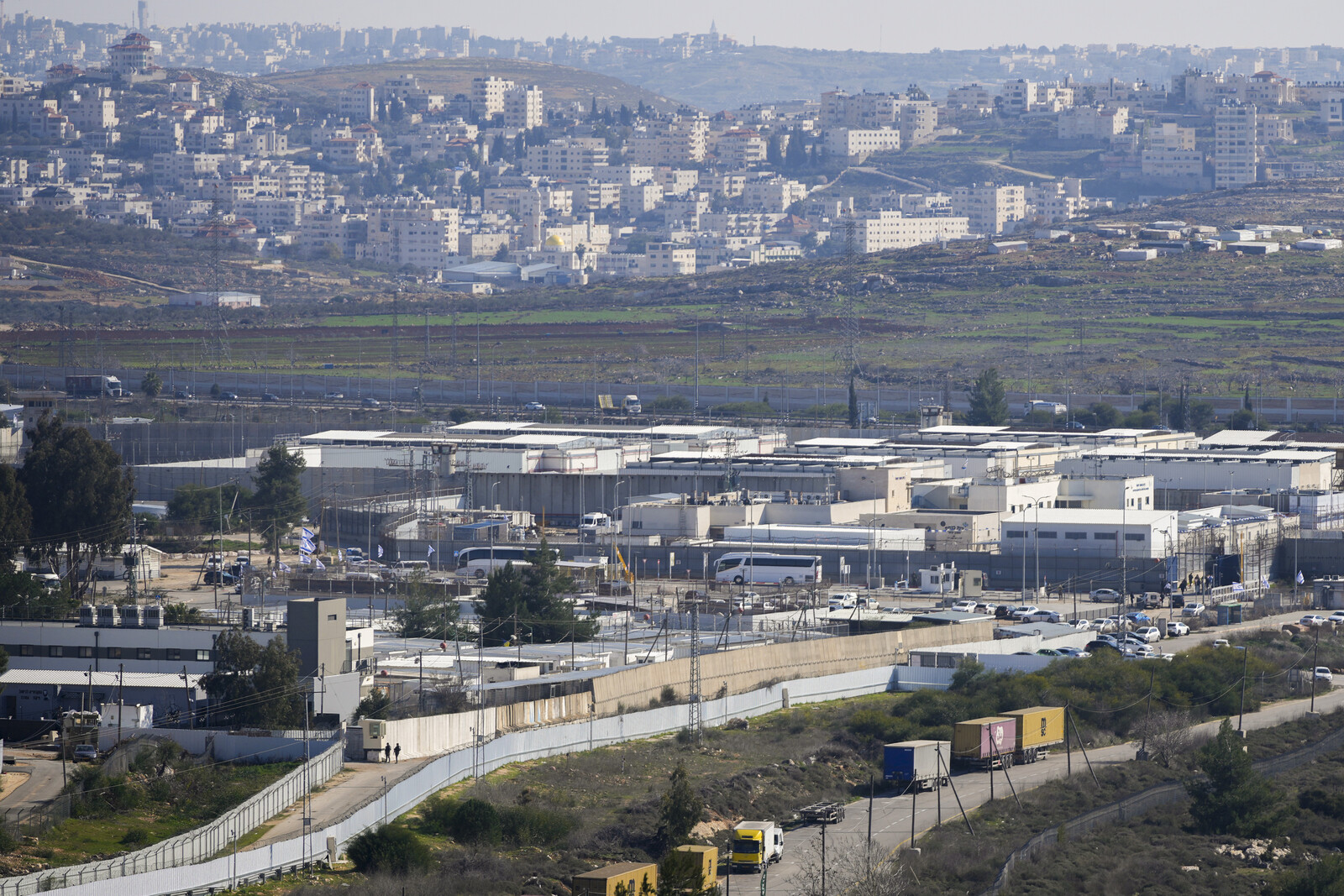 Israel resumes release of Palestinian