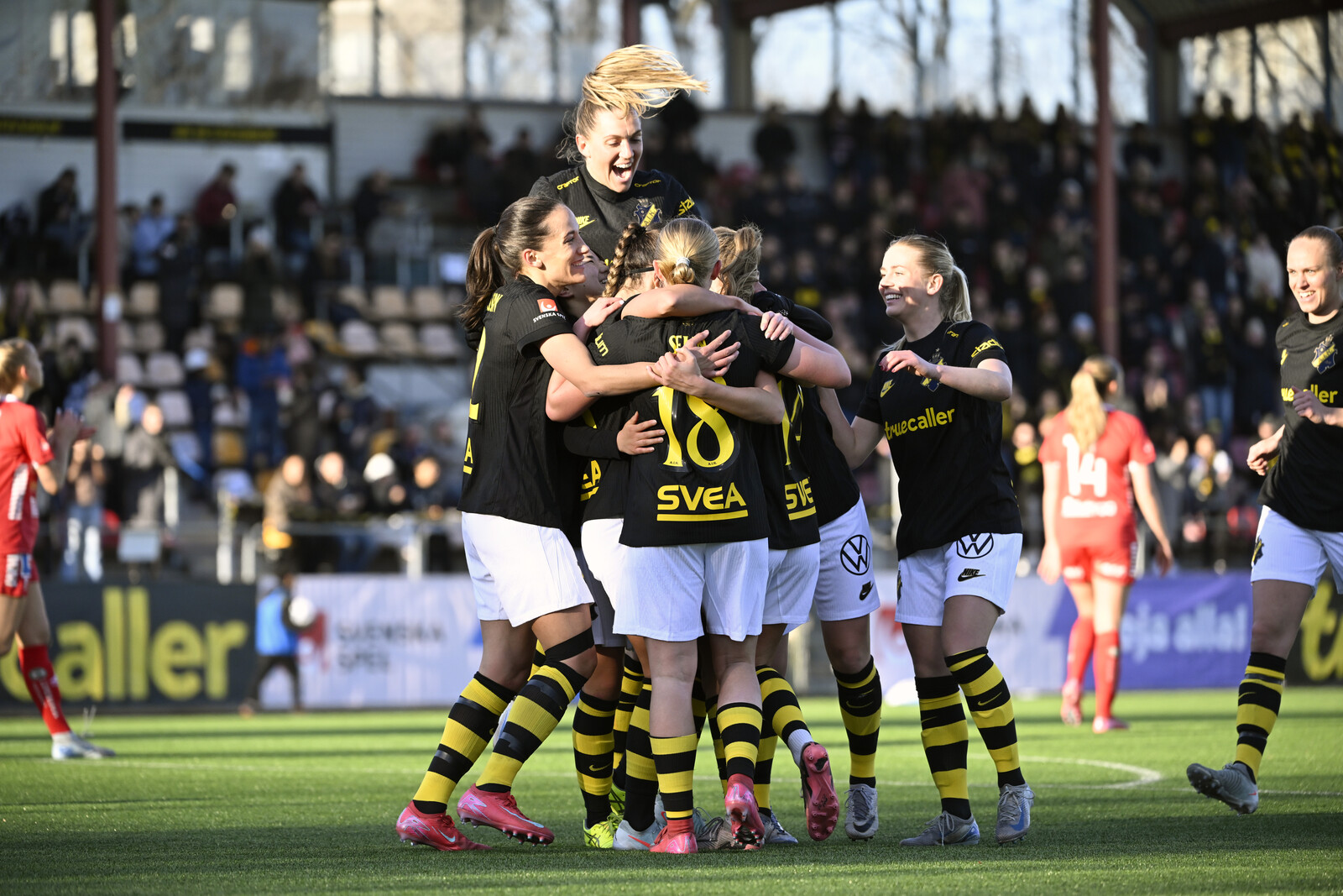 AIK Triumphs Over Financially Struggling Linköping in Season Opener