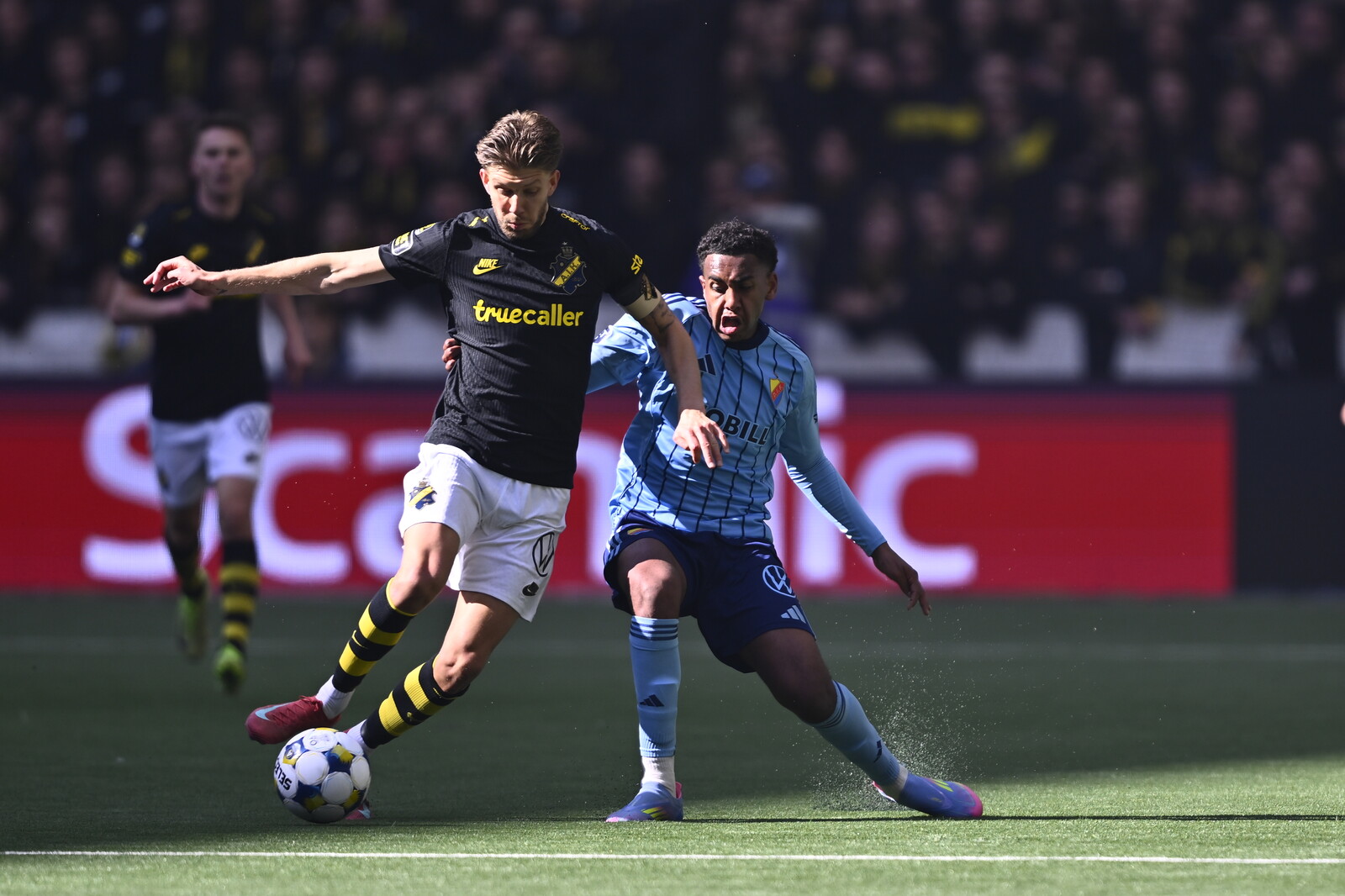 Salétros Secures Draw for AIK as Ekdal Hospitalized in Derby