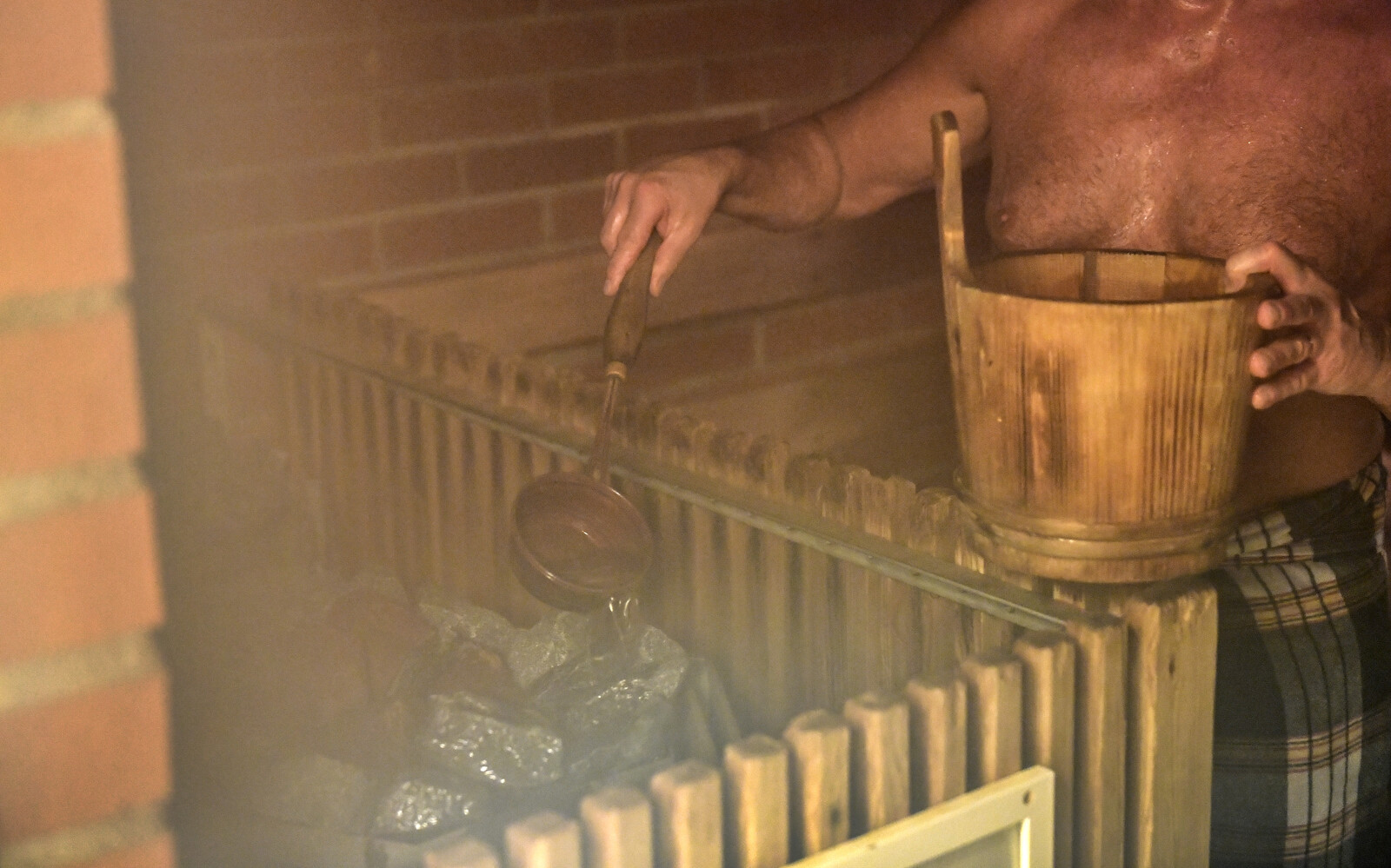 Sauna Bathing Linked to Higher Life Satisfaction, Study Finds