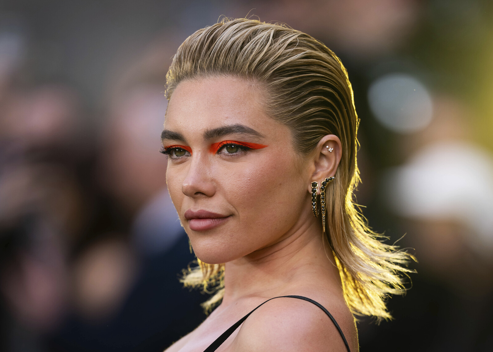 Florence Pugh Discusses Thrilling Stunt in Marvel's "Thunderbolts"