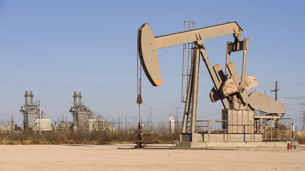 Oil prices fall back after sharp rise