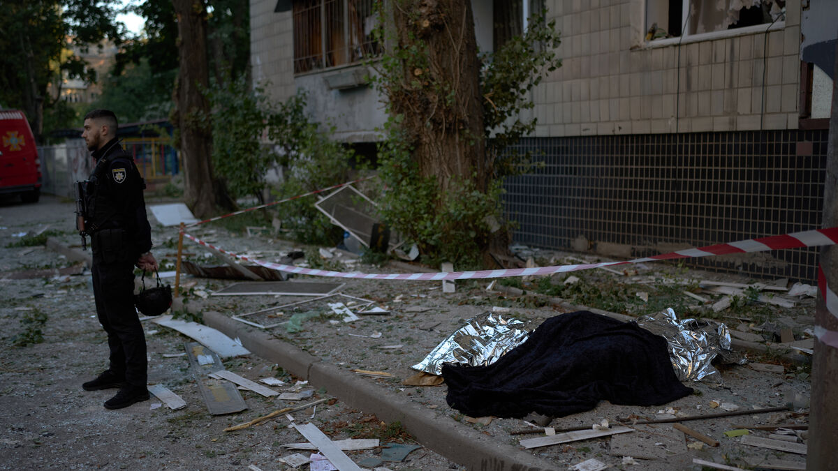 Major Russian attacks on Kyiv kill at least 12, day of mourning declared