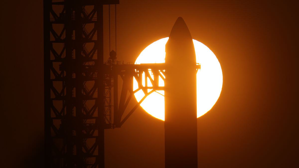 Musk's giant Starship rocket launched
