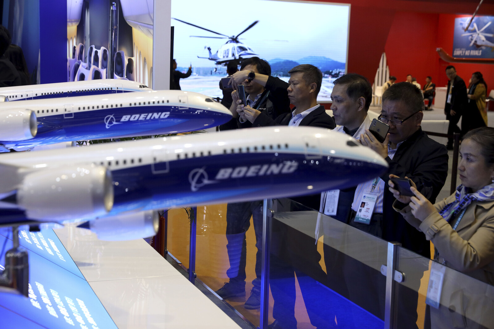 China Lifts Ban on Boeing