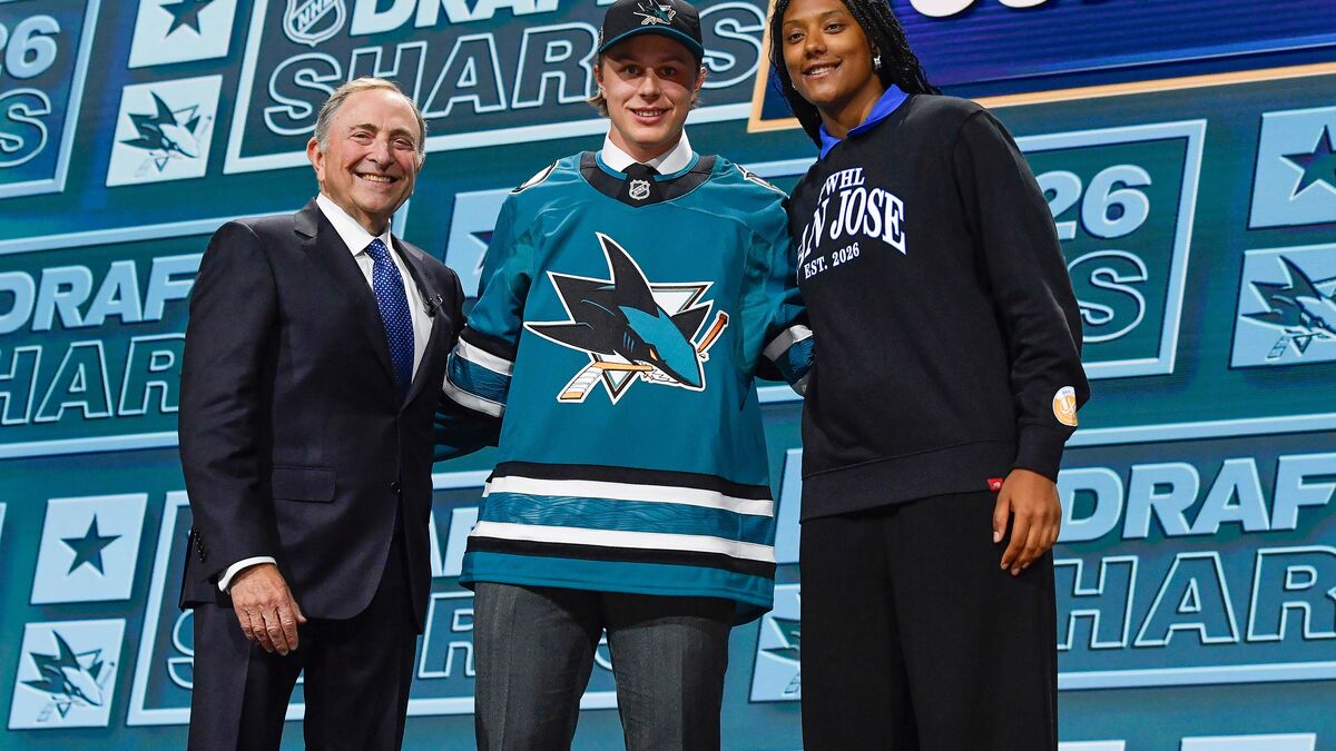 Ivar Stenberg signs three-year contract with San Jose Sharks