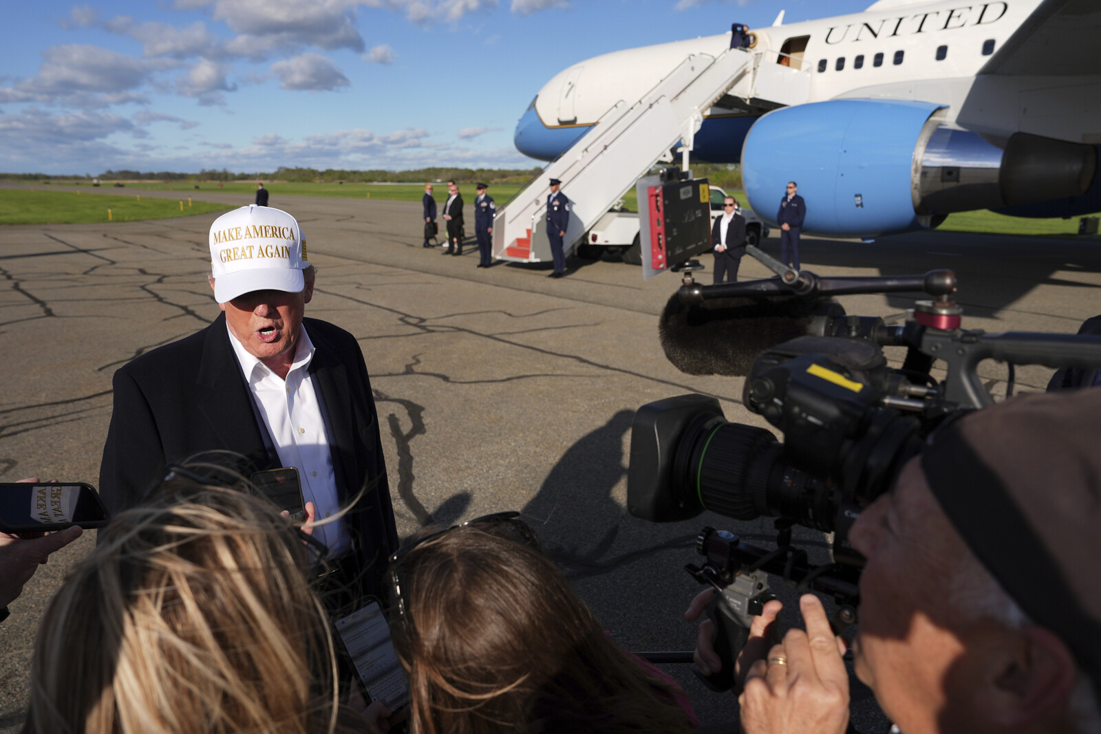 Trump Suggests Zelensky May Concede Crimea to Russia