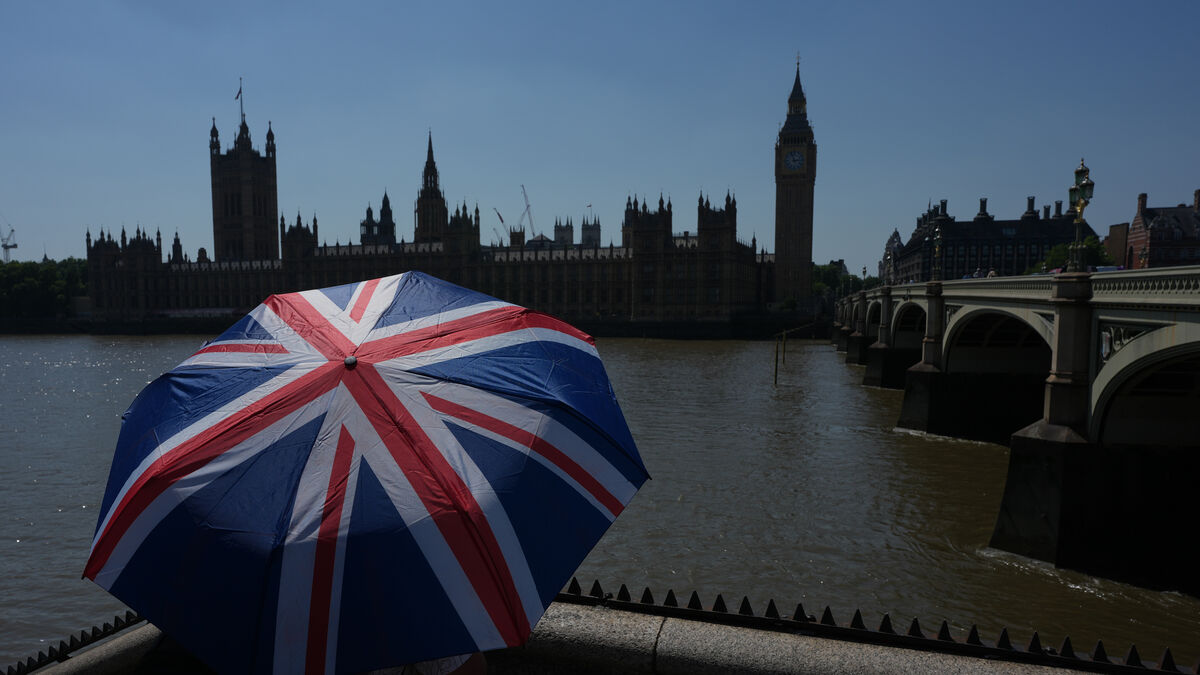 Heatwave in Europe intensifies, three-year-old