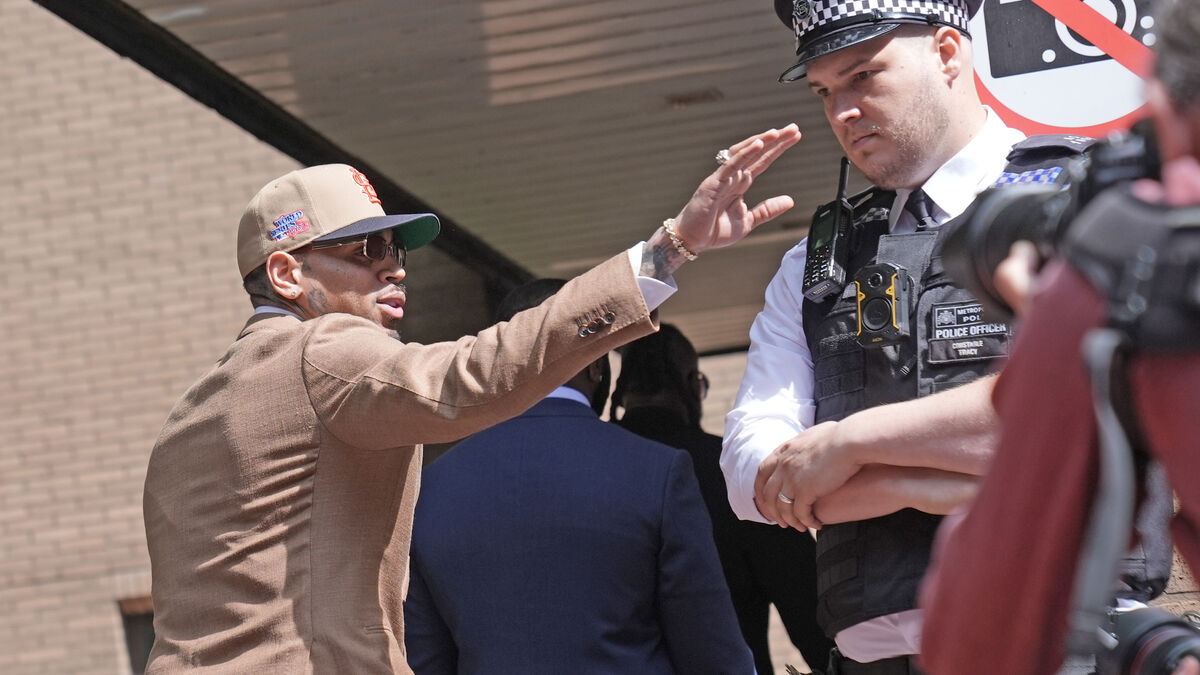 Chris Brown pleads guilty to
