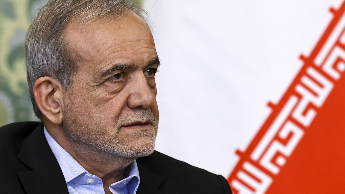 Iran says US sanctions and port blockade are hitting trade hard