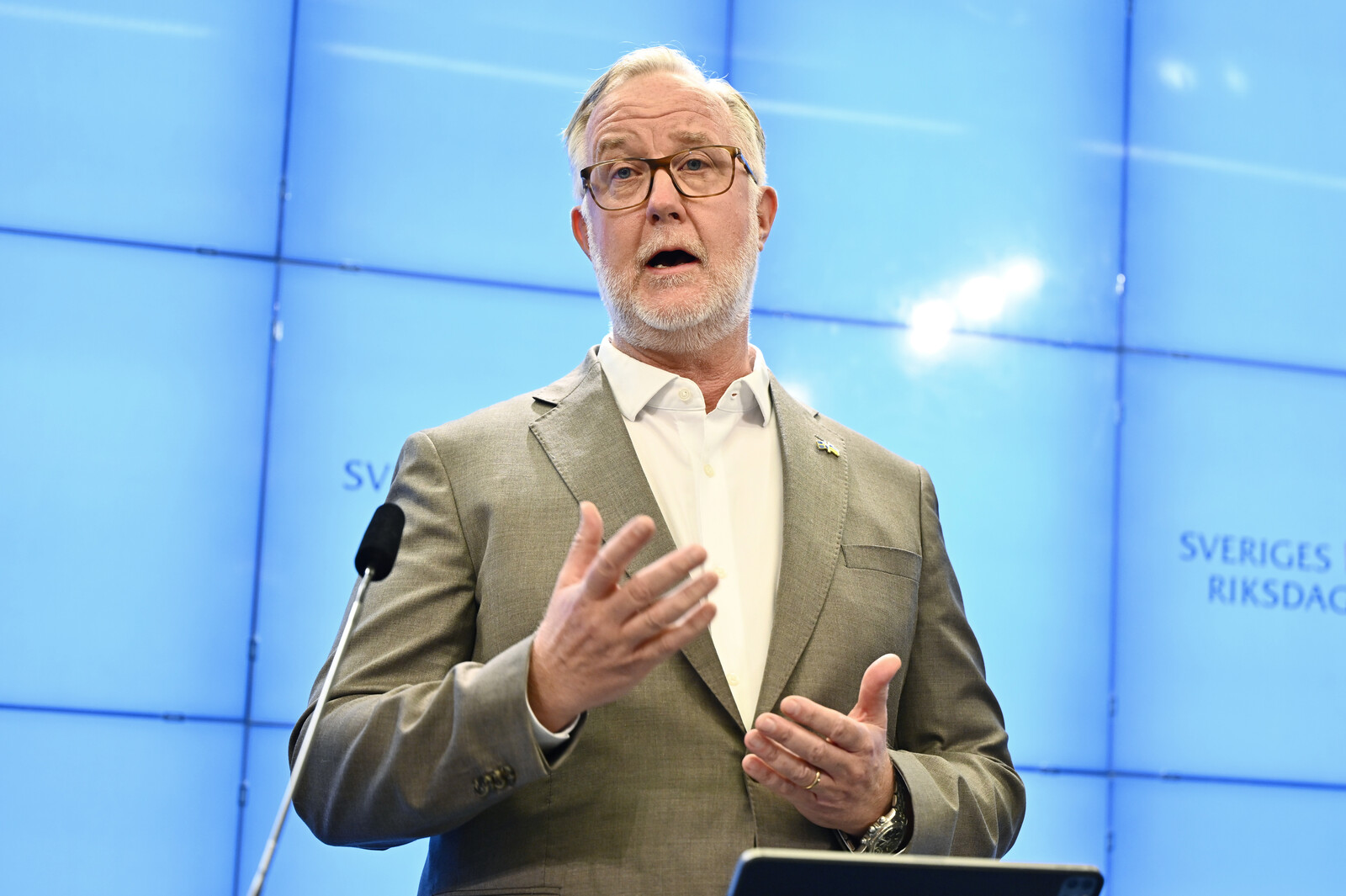 Johan Pehrson Steps Down as