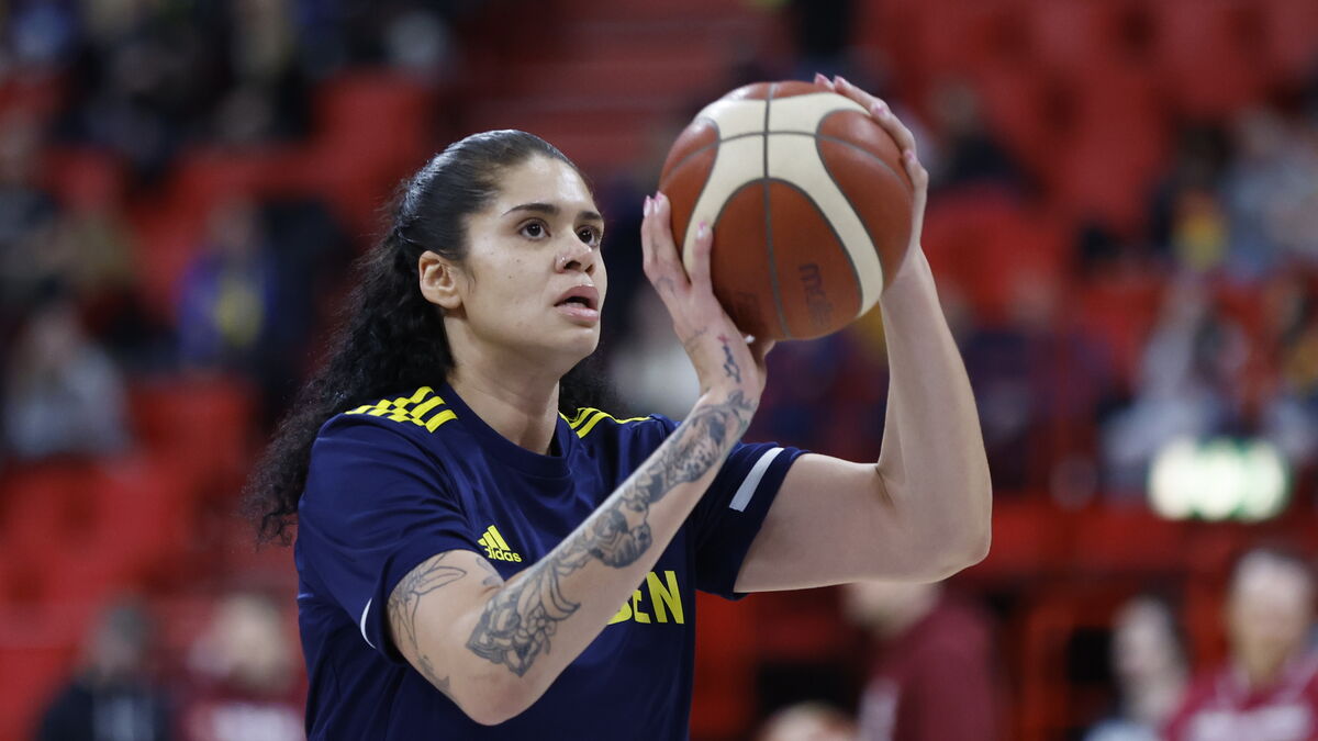 Södertälje star Amanda Zahui taken